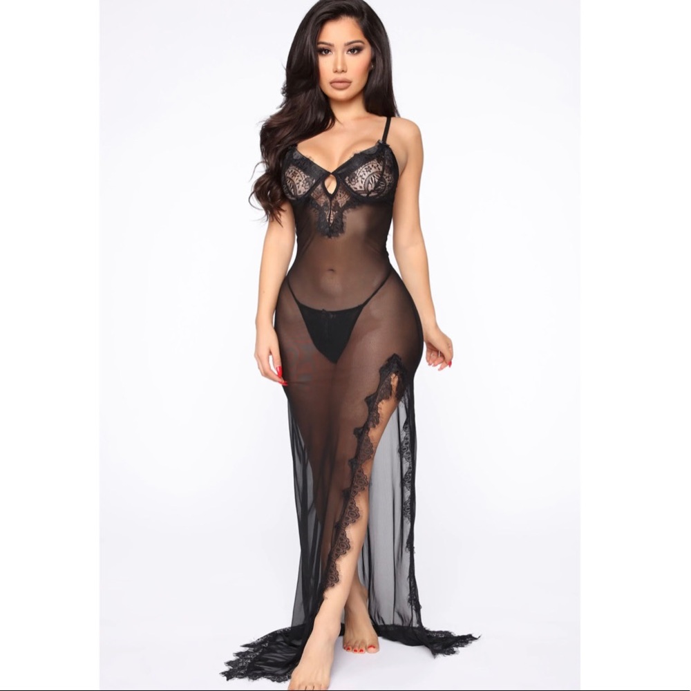 Fashion Nova BRAND NEW lace sleep gown! Never worn. Never took out of package!